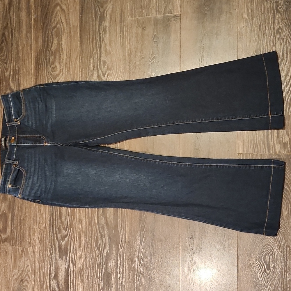 ❤️ TALBOTS FLARE JEANS, 6 (28)